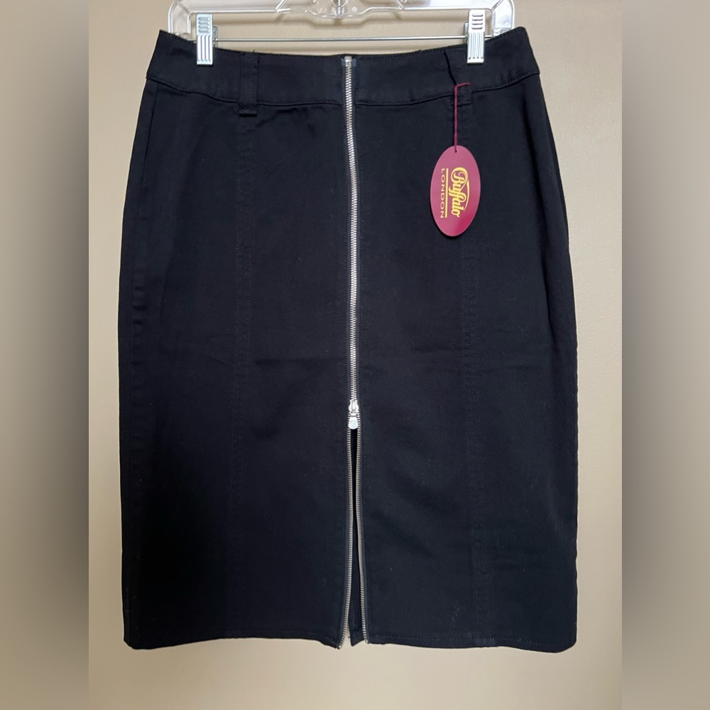 Midi skirt with zipper, black